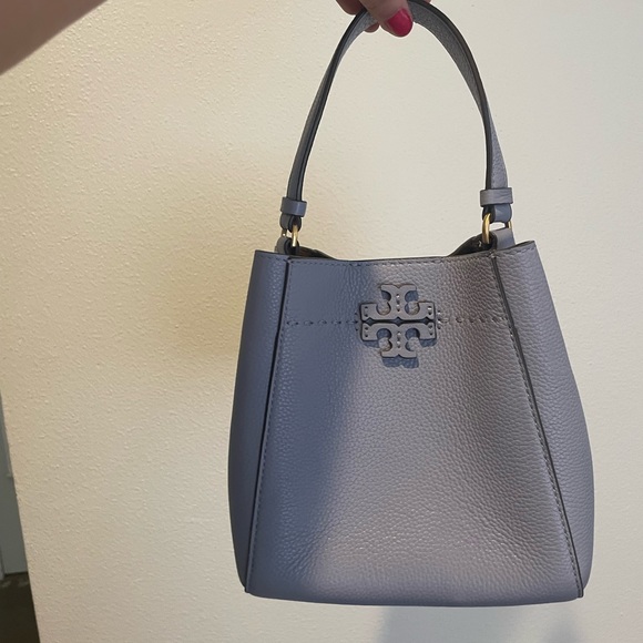 Tory Burch Small McGraw Bucket Bag Purse - Picture 9 of 13